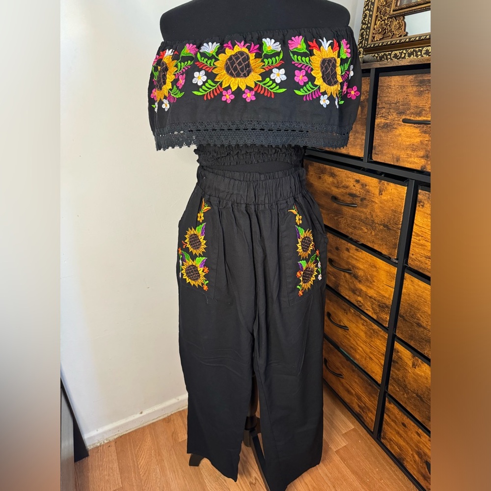 Two Piece Traditional Pattern Pants Set - image 1